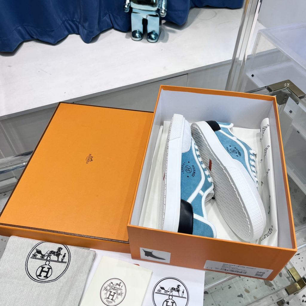 Hermes Hermes 23ss scarpe bianche all'inizio della primavera! Forma duratura dello stivale + design retrò britannico, classico e resistente! L'ultima forma originale dello stampo invertito, l'ultima forma 1: 1 e i tessuti di fascia alta importati presentano una trama delicata!<br>Stampo aperto per personalizzare la suola privata ad alta densità di livello A, confezione lussuosa!<br>Taglia: 35-44 può essere ordinata 45.46