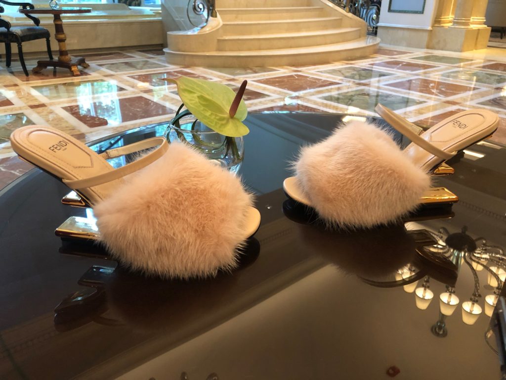 Fendi exclusive source, top original goods!<br>Special G authentic full set of packaging. Made in Italy!<br>Size:34-41, mink, wool, cowhide.