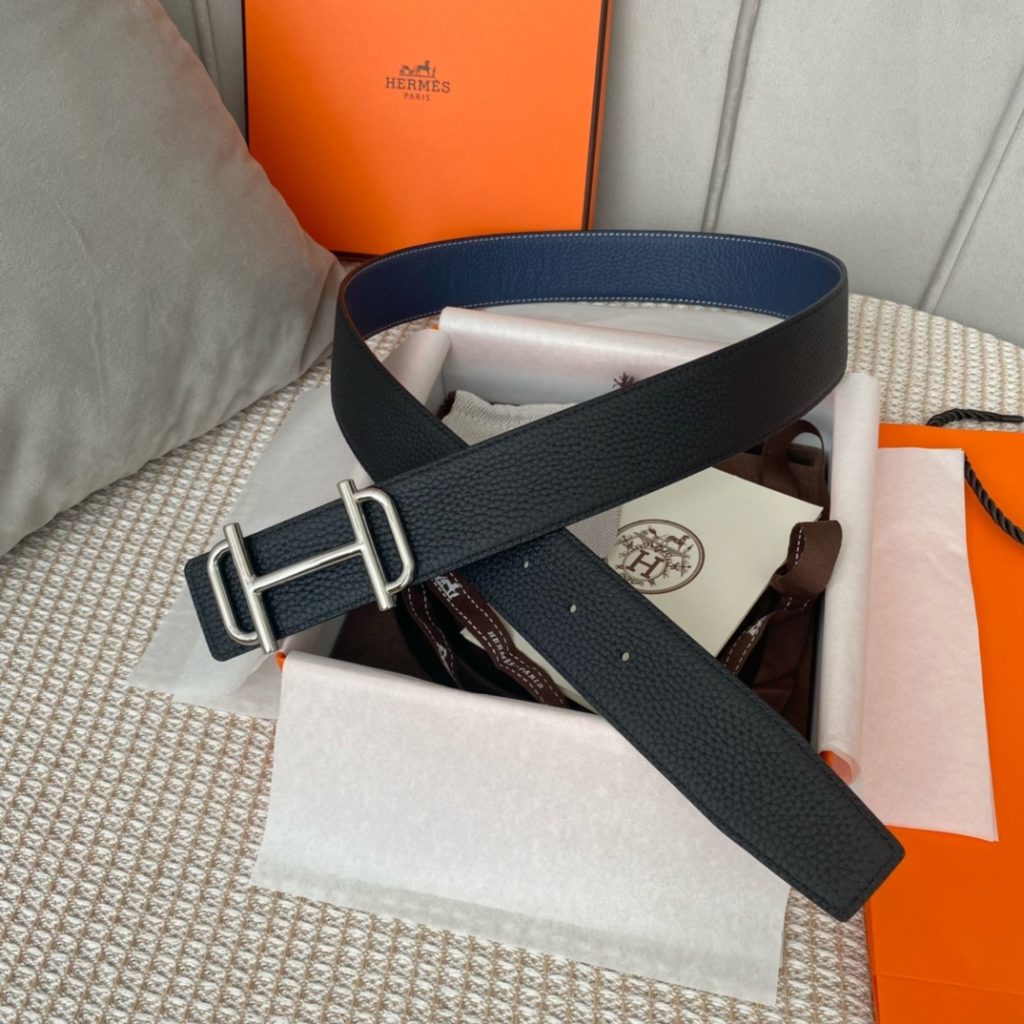 New original single. Genuine size aims original alignment belt body using imported original fixed double-sided lychee grain togo calfskin belt. New exclusive 316 stainless steel hardware! Can be used on both sides Genuine open edition! Specialized counter models!