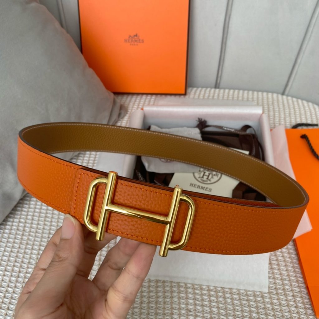 New original single. Genuine size aims original alignment belt body using imported original fixed double-sided lychee grain togo calfskin belt. New exclusive 316 stainless steel hardware! Can be used on both sides Genuine open edition! Specialized counter models!