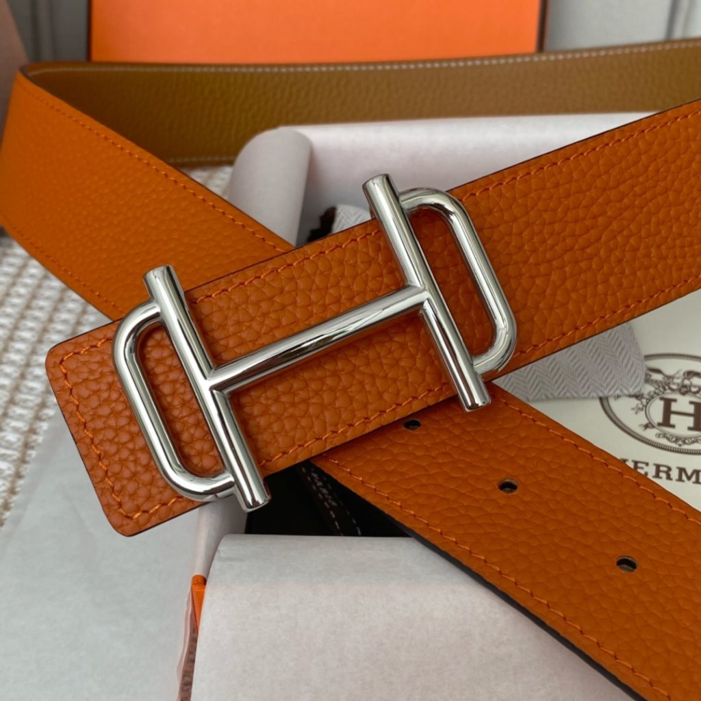 New original single. Genuine size aims original alignment belt body using imported original fixed double-sided lychee grain togo calfskin belt. New exclusive 316 stainless steel hardware! Can be used on both sides Genuine open edition! Specialized counter models!