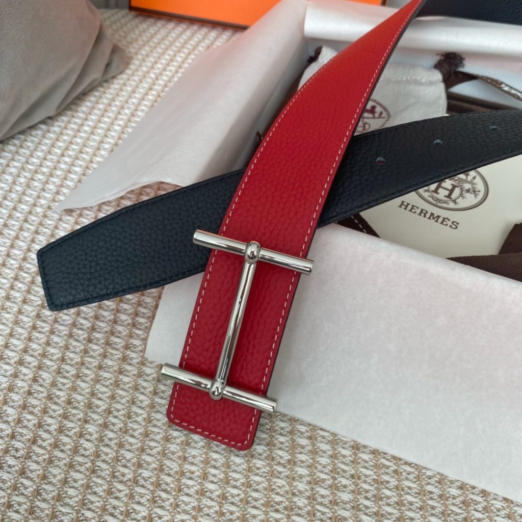 New original single. Genuine size aims original alignment belt body using imported original fixed double-sided lychee grain togo calfskin belt. New exclusive 316 stainless steel hardware! Can be used on both sides Genuine open edition! Specialized counter models!