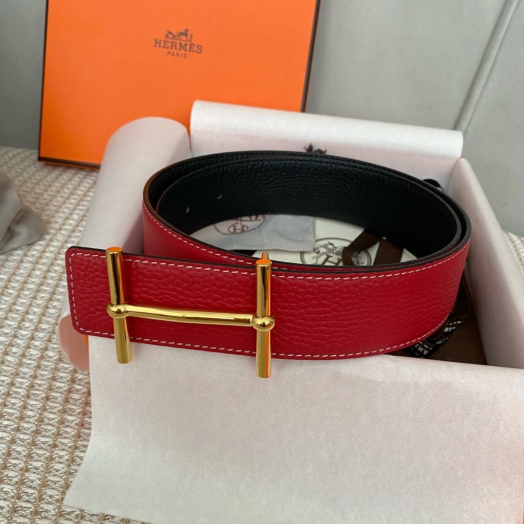 New original single. Genuine size aims original alignment belt body using imported original fixed double-sided lychee grain togo calfskin belt. New exclusive 316 stainless steel hardware! Can be used on both sides Genuine open edition! Specialized counter models!