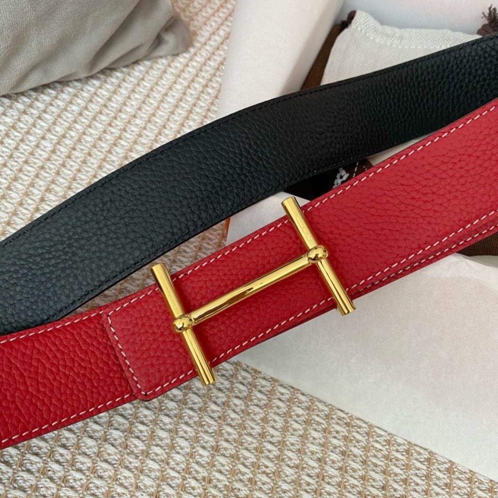 New original single. Genuine size aims original alignment belt body using imported original fixed double-sided lychee grain togo calfskin belt. New exclusive 316 stainless steel hardware! Can be used on both sides Genuine open edition! Specialized counter models!