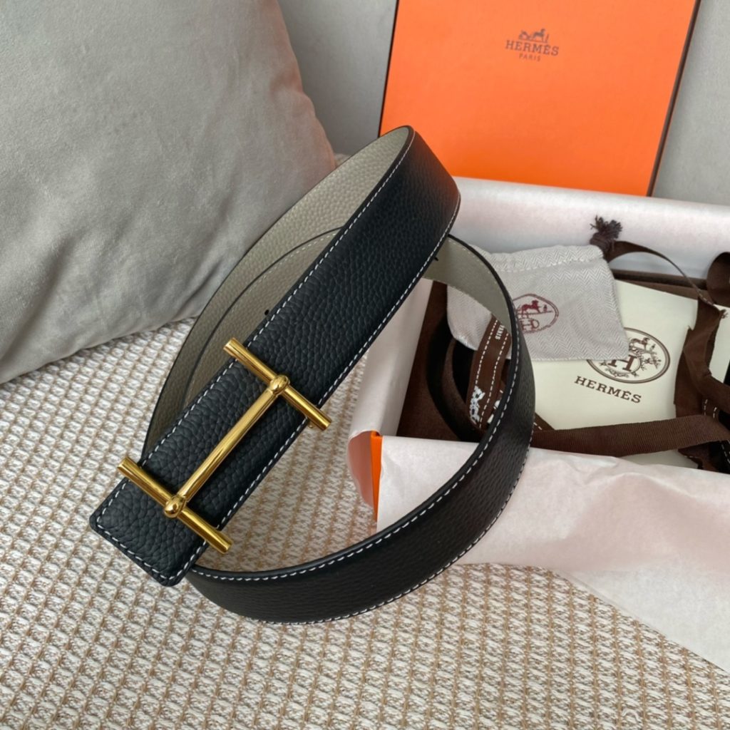 New original single. Genuine size aims original alignment belt body using imported original fixed double-sided lychee grain togo calfskin belt. New exclusive 316 stainless steel hardware! Can be used on both sides Genuine open edition! Specialized counter models!