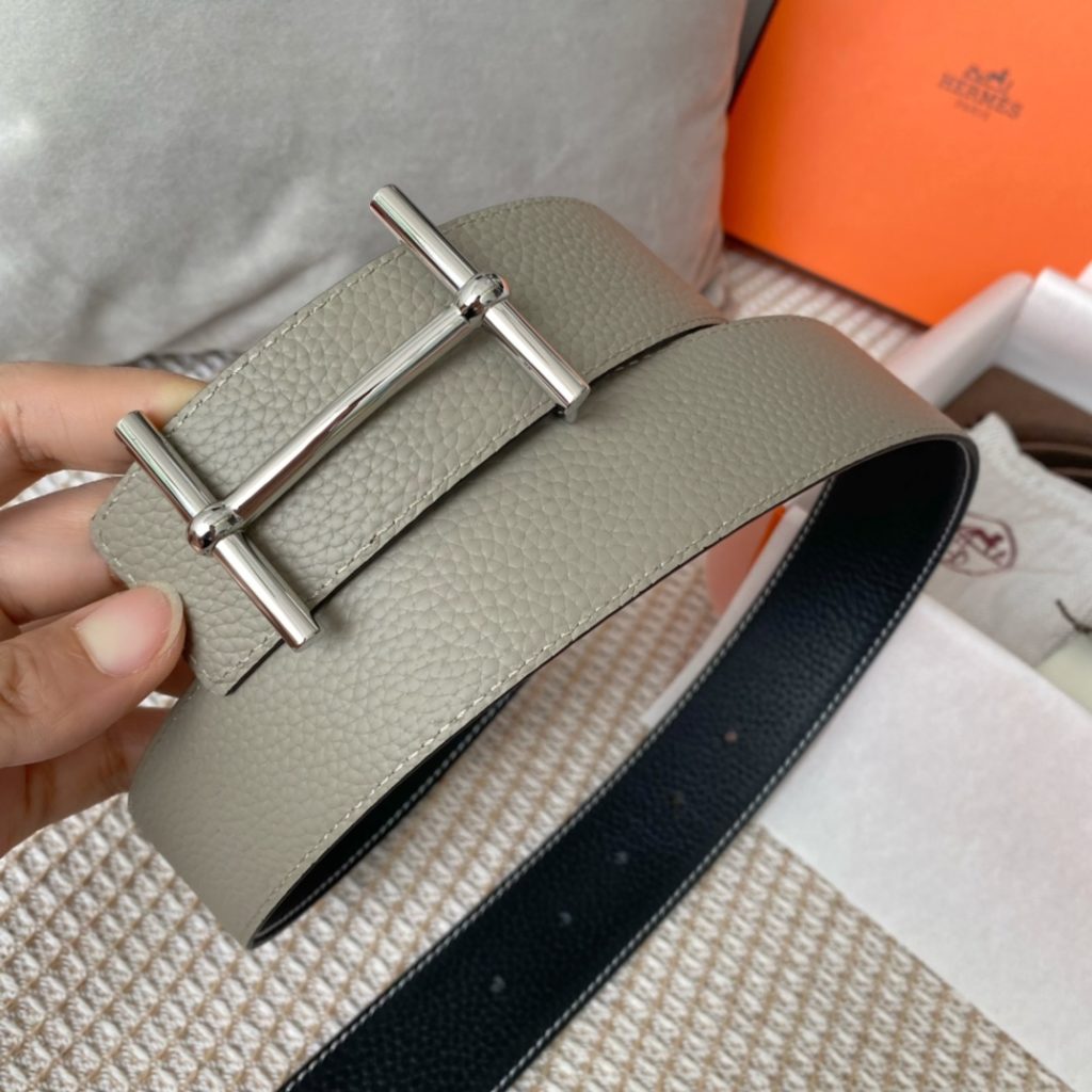 New original single. Genuine size aims original alignment belt body using imported original fixed double-sided lychee grain togo calfskin belt. New exclusive 316 stainless steel hardware! Can be used on both sides Genuine open edition! Specialized counter models!