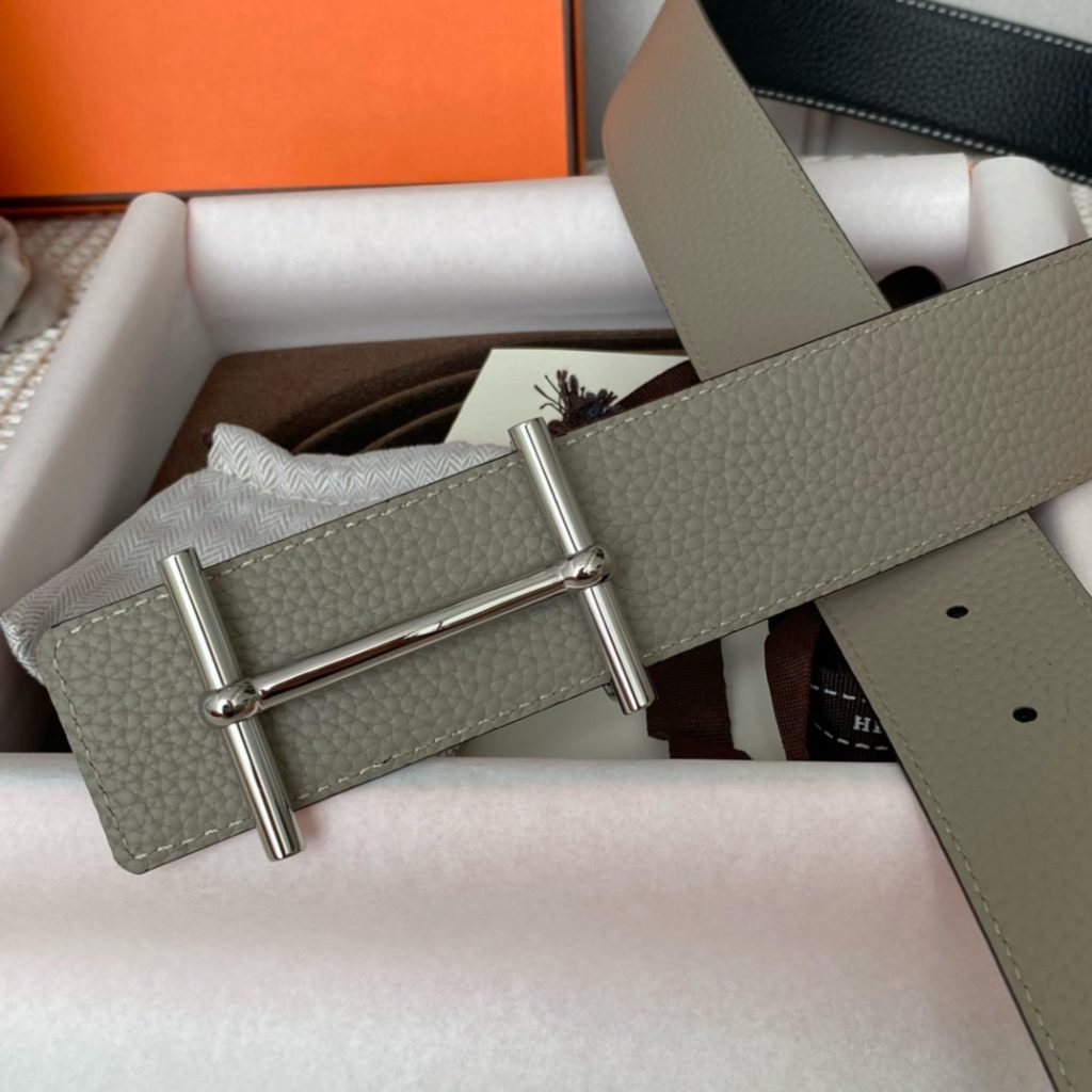 New original single. Genuine size aims original alignment belt body using imported original fixed double-sided lychee grain togo calfskin belt. New exclusive 316 stainless steel hardware! Can be used on both sides Genuine open edition! Specialized counter models!