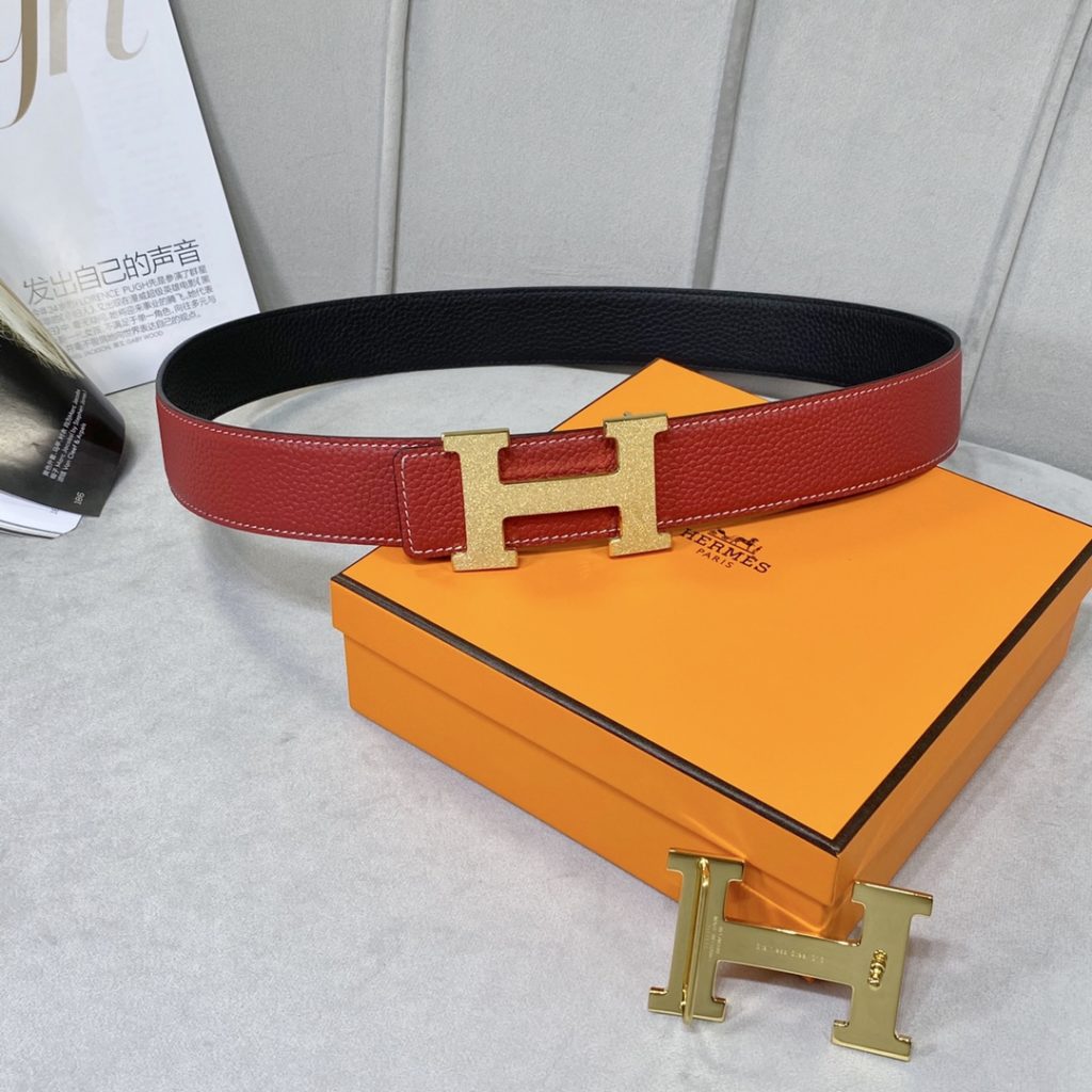 New original single. Genuine size aims original alignment belt body using imported original fixed double-sided lychee grain togo calfskin belt. New exclusive 316 stainless steel hardware! Can be used on both sides Genuine open edition! Specialized counter models!