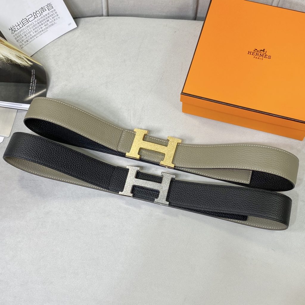 New original single. Genuine size aims original alignment belt body using imported original fixed double-sided lychee grain togo calfskin belt. New exclusive 316 stainless steel hardware! Can be used on both sides Genuine open edition! Specialized counter models!