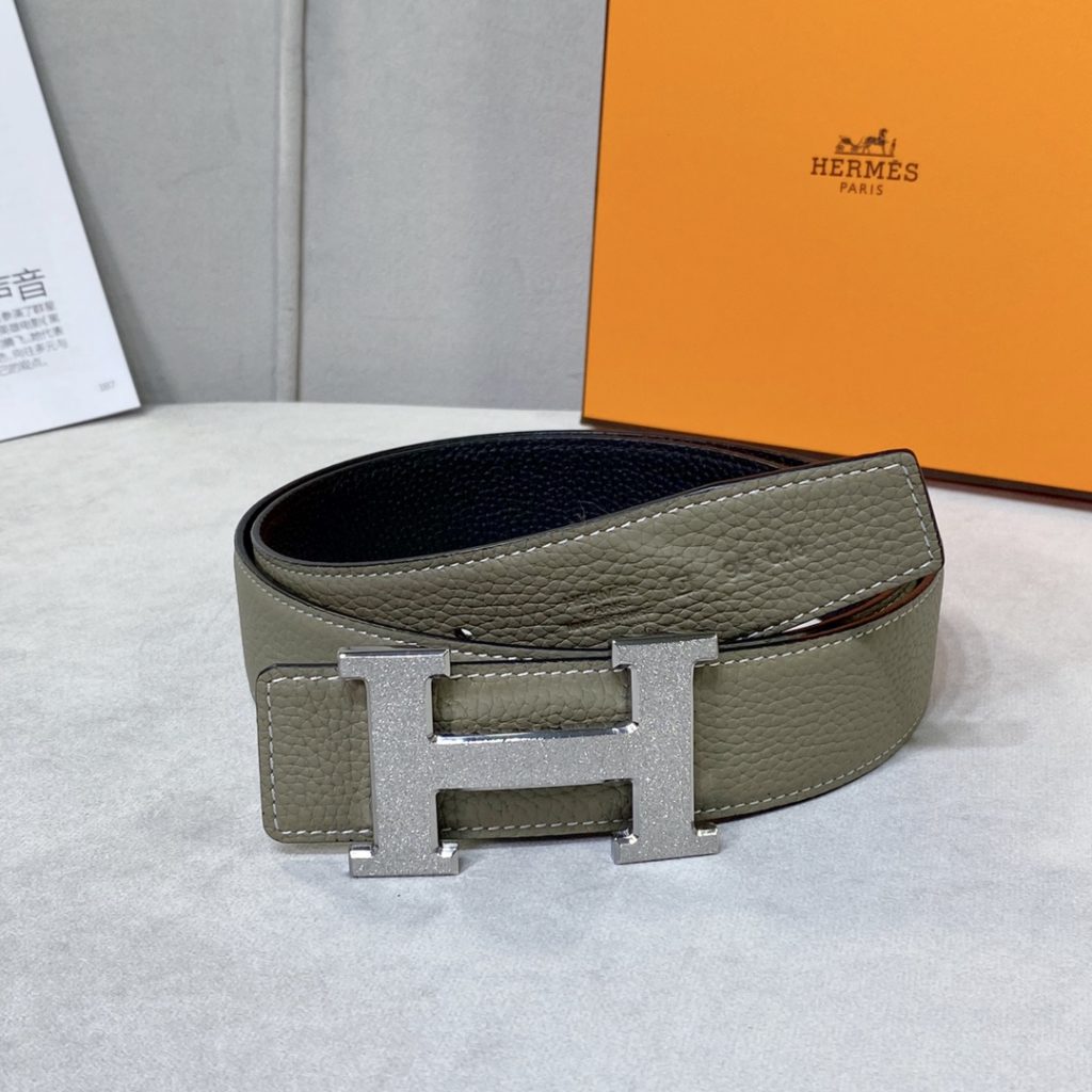 New original single. Genuine size aims original alignment belt body using imported original fixed double-sided lychee grain togo calfskin belt. New exclusive 316 stainless steel hardware! Can be used on both sides Genuine open edition! Specialized counter models!