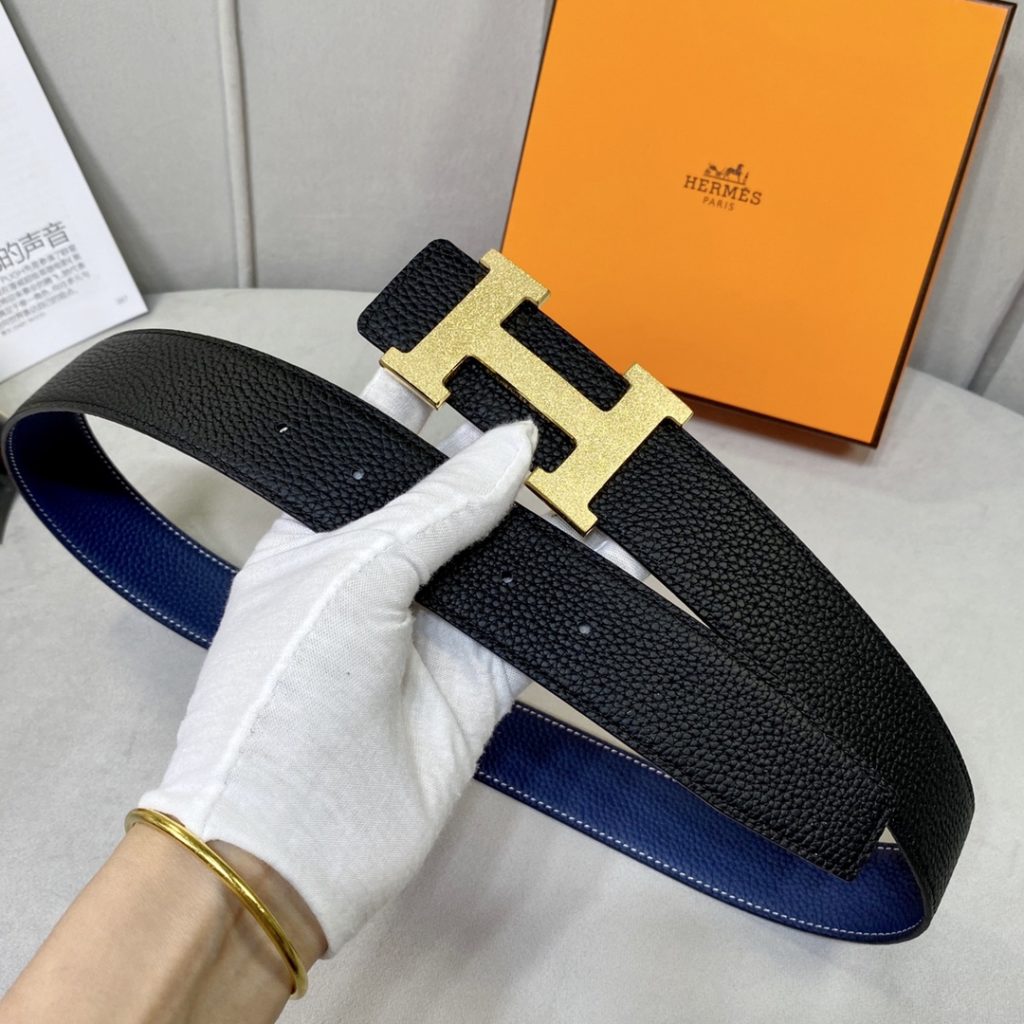 New original single. Genuine size aims original alignment belt body using imported original fixed double-sided lychee grain togo calfskin belt. New exclusive 316 stainless steel hardware! Can be used on both sides Genuine open edition! Specialized counter models!