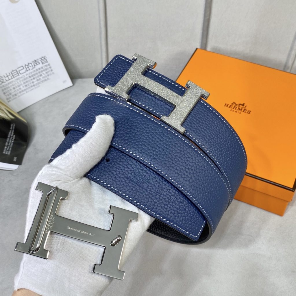 New original single. Genuine size aims original alignment belt body using imported original fixed double-sided lychee grain togo calfskin belt. New exclusive 316 stainless steel hardware! Can be used on both sides Genuine open edition! Specialized counter models!