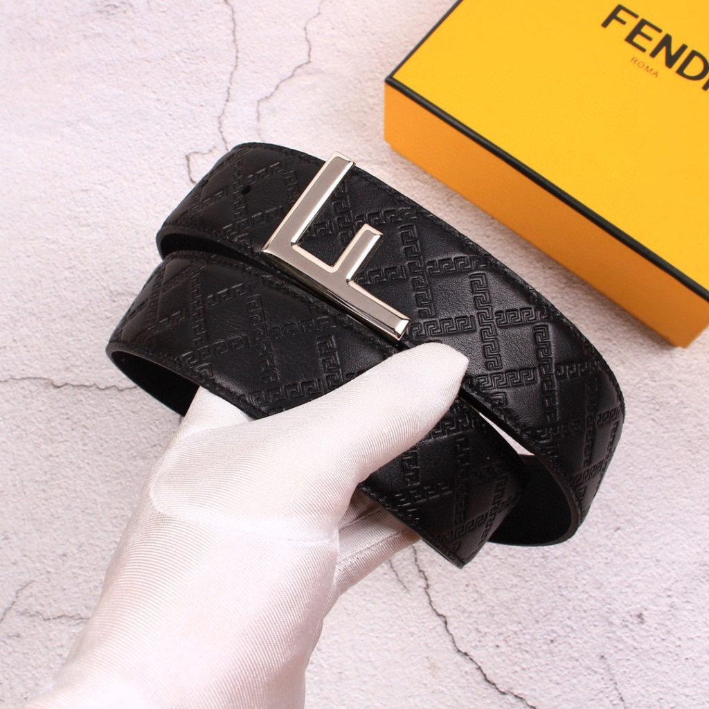 FENDl (Fendi) 38MM wide double-sided imported calfskin production with the original F buckle classic fashion casual trend men's belt exquisite style unique design workmanship details perfect HD real shooting quality assurance