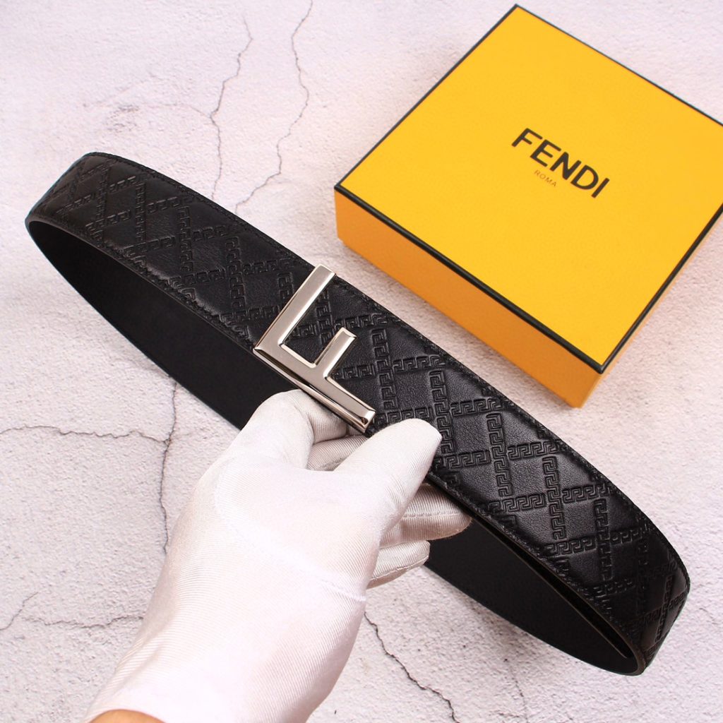 FENDl (Fendi) 38MM wide double-sided imported calfskin production with the original F buckle classic fashion casual trend men's belt exquisite style unique design workmanship details perfect HD real shooting quality assurance