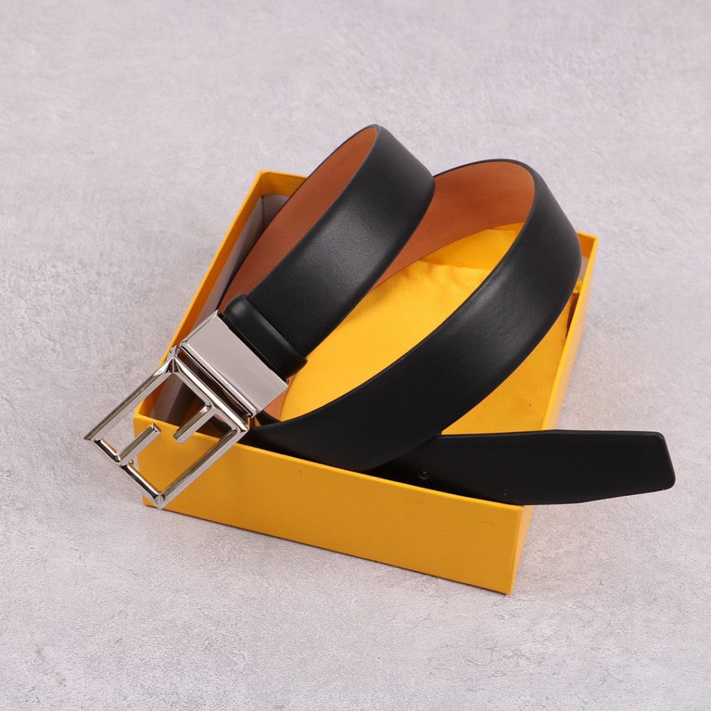 FENDl (Fendi) 38MM wide double-sided imported calfskin production with the original F buckle classic fashion casual trend men's belt exquisite style unique design workmanship details perfect HD real shooting quality assurance