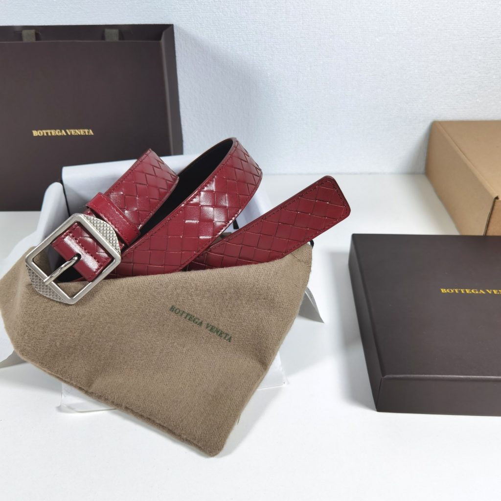 Bottega VenetaMM, date red 🎀 Made of pure handmade cowhide woven, classic business casual model premium belt  Exquisite handcrafted production.