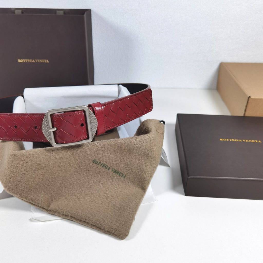 Bottega VenetaMM, date red 🎀 Made of pure handmade cowhide woven, classic business casual model premium belt  Exquisite handcrafted production.