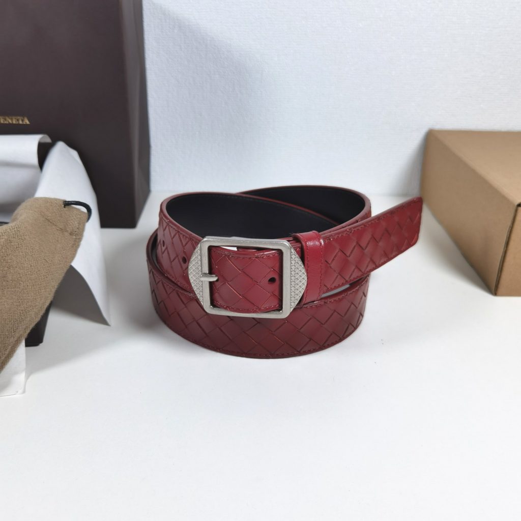 Bottega VenetaMM, date red 🎀 Made of pure handmade cowhide woven, classic business casual model premium belt  Exquisite handcrafted production.