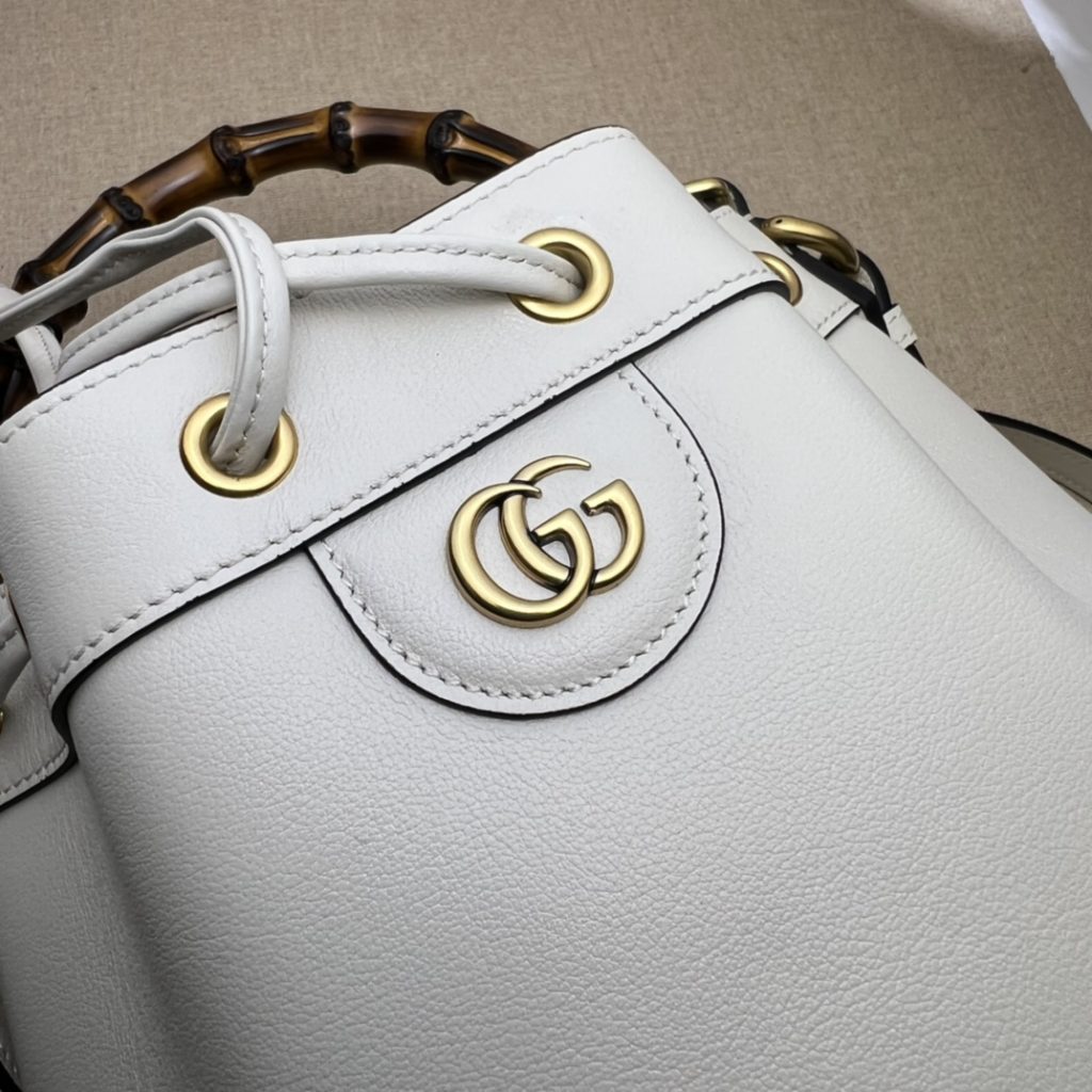 Counter quality, top original goods, physical reality! Model No. 724652 rice white leather ~ 🎈