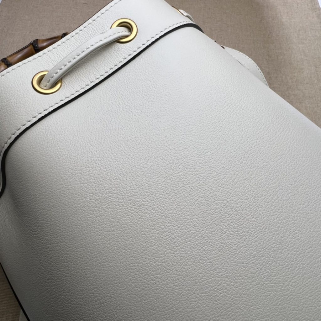 Counter quality, top original goods, physical reality! Model No. 724652 rice white leather ~ 🎈