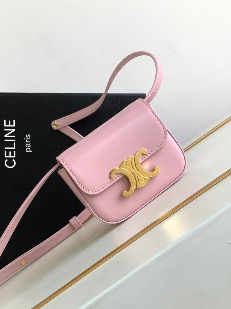 Genuine grade  original leather version Celine Triumph mini satchel 23s 🆕 Limited light pink 🌸 Imported pure steel shoulder strap made of pure steel for cattle and sheep can be adjusted and unlocked 🔓 A variety of back method paper towel lipstick keys can also be fitted with a small card bag, exquisite and small, to enhance the wear of the universal cute 16850 Sezi: 11 * 8 * 4cm Model: 10513