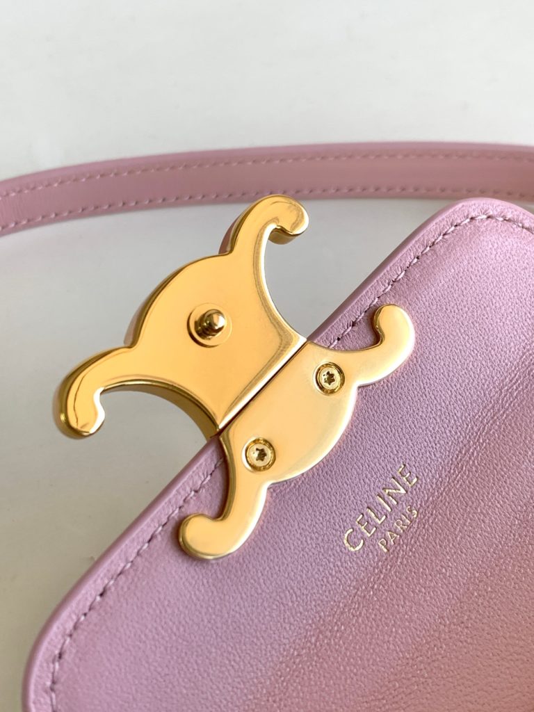 Genuine grade  original leather version Celine Triumph mini satchel 23s 🆕 Limited light pink 🌸 Imported pure steel shoulder strap made of pure steel for cattle and sheep can be adjusted and unlocked 🔓 A variety of back method paper towel lipstick keys can also be fitted with a small card bag, exquisite and small, to enhance the wear of the universal cute 16850 Sezi: 11 * 8 * 4cm Model: 10513