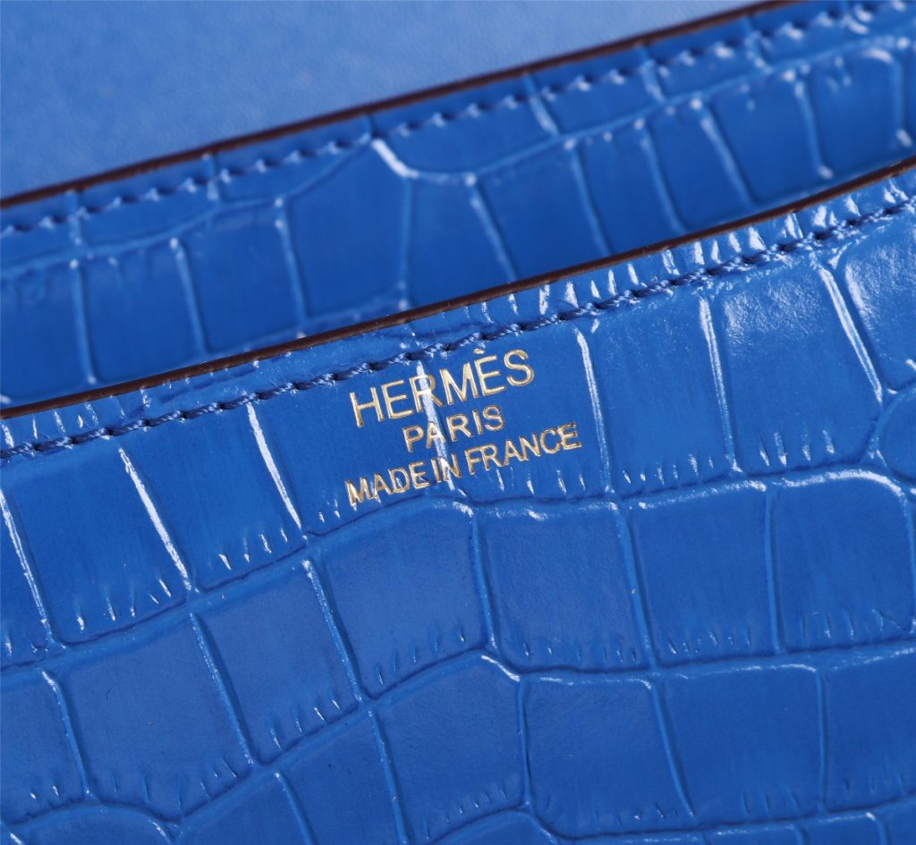 Hermes Herm è s 👑 French origin 🇫🇷 Batch: Constance stewardess bag ☣️ Alligator pattern 🈵 Pure steel plated hardware buckle, genuine leather source, super good handle accessories, fine steel laser logo 🎉 Perfect flap radian and three-dimensional high-end pure manual customization 🔮 Quality recommendation ‼️ Size: 23 * 6 * 17