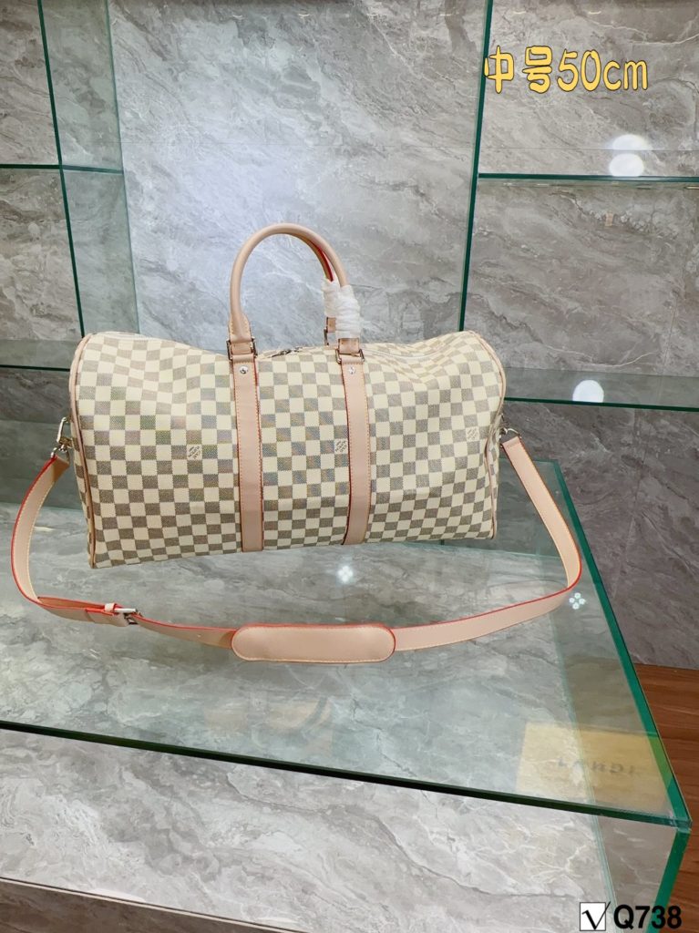 LV travel bag keepall<br>Large capacity<br>One of the must-have items for fashionistas<br>The real thing is absolutely stunning to you