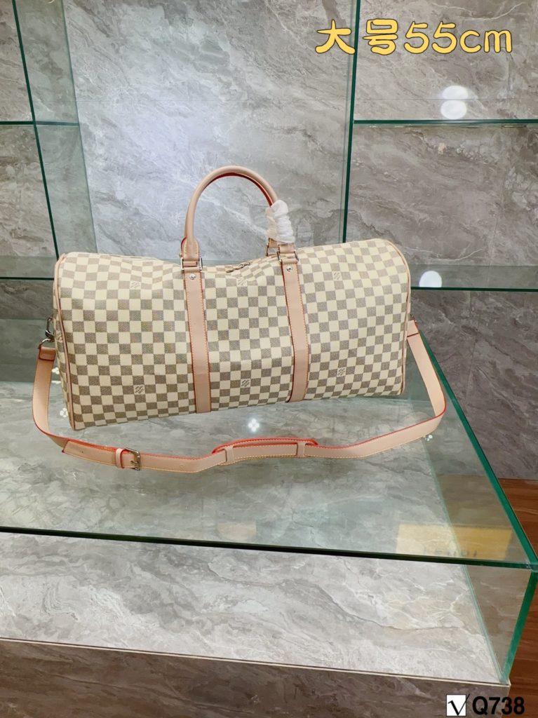 LV travel bag keepall<br>Large capacity<br>One of the must-have items for fashionistas<br>The real thing is absolutely stunning to you