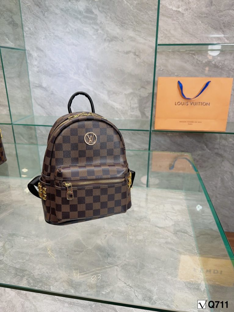 🤎 LV shoulder bag Imported pvc fabric<br>Simple and versatile High value<br>The first choice for daily outings<br>A must-have for cool fashion girls