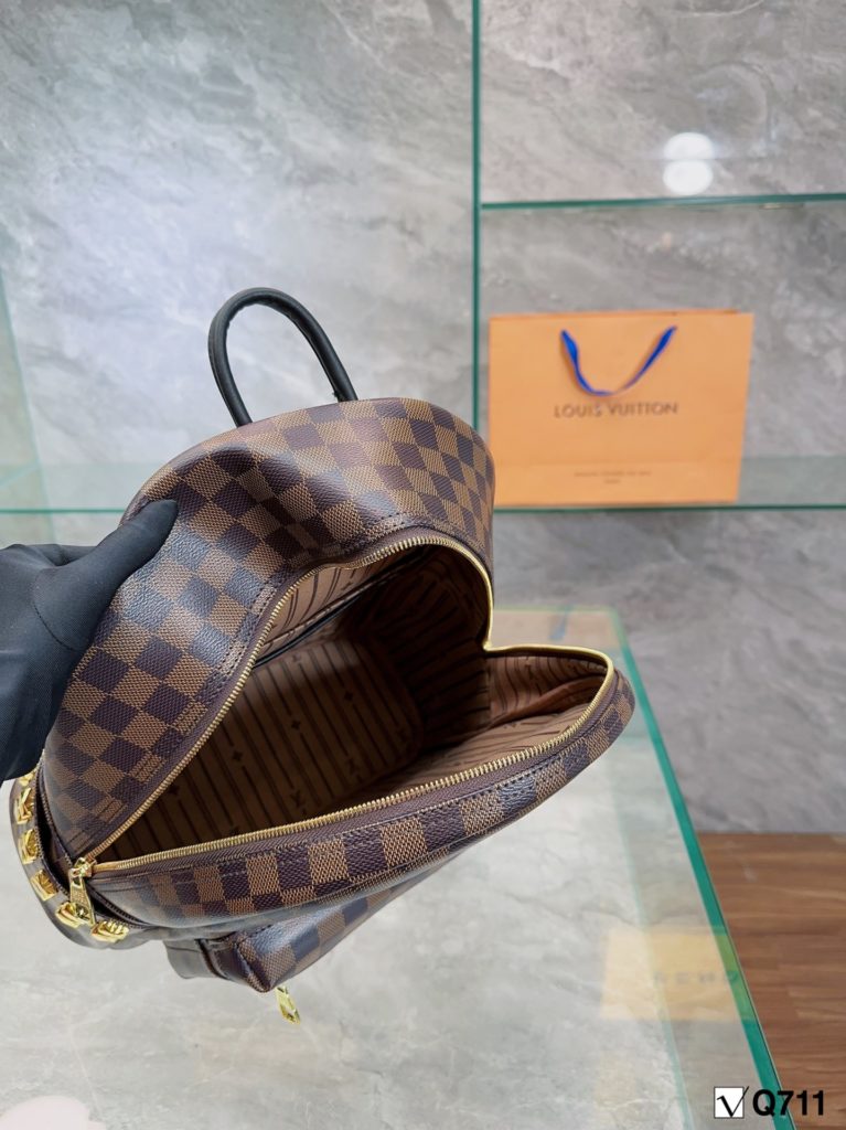 🤎 LV shoulder bag Imported pvc fabric<br>Simple and versatile High value<br>The first choice for daily outings<br>A must-have for cool fashion girls