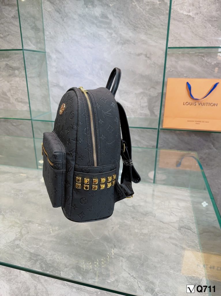 🤎 LV shoulder bag Imported pvc fabric<br>Simple and versatile High value<br>The first choice for daily outings<br>A must-have for cool fashion girls