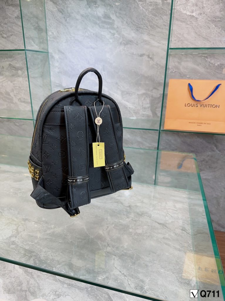 🤎 LV shoulder bag Imported pvc fabric<br>Simple and versatile High value<br>The first choice for daily outings<br>A must-have for cool fashion girls