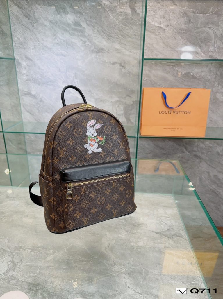 LV Year of the Rabbit limited models<br>Shoulder bag Imported pvc fabric<br>Simple, versatile, high value<br>The first choice for the daily street<br>Cool fashion girl must-have model<br>Size Medium 27.31