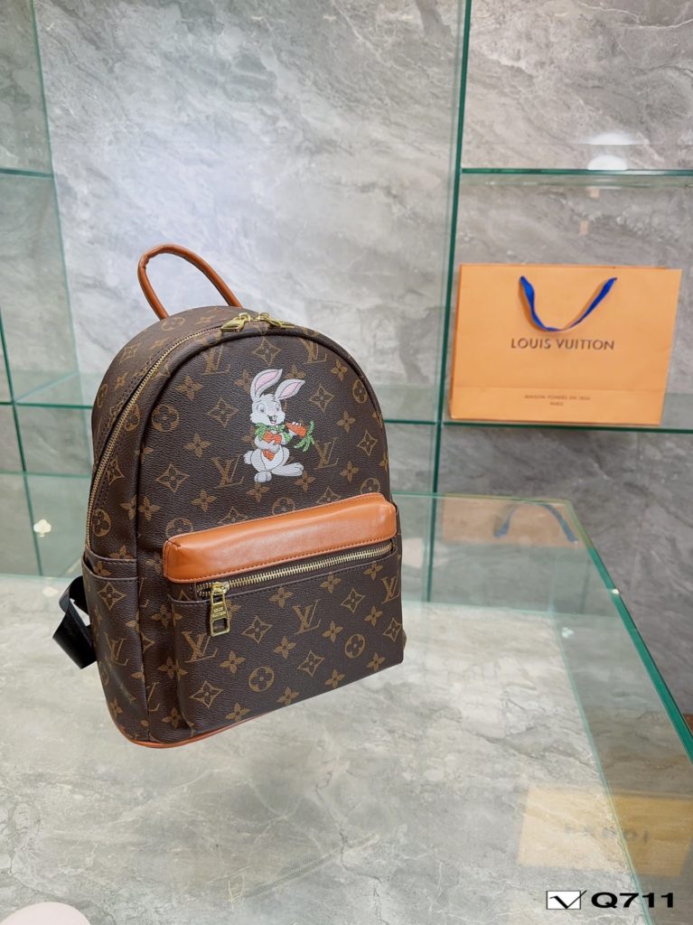 LV Year of the Rabbit limited models<br>Shoulder bag Imported pvc fabric<br>Simple, versatile, high value<br>The first choice for the daily street<br>Cool fashion girl must-have model<br>Size Medium 27.31