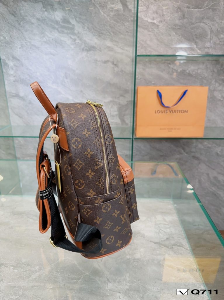 LV Year of the Rabbit limited models<br>Shoulder bag Imported pvc fabric<br>Simple, versatile, high value<br>The first choice for the daily street<br>Cool fashion girl must-have model<br>Size Medium 27.31