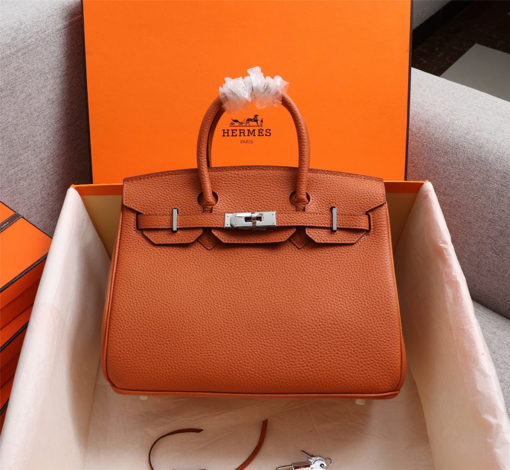 (Original platinum sheet) Hermes Herm è s litchi pattern 💰 👑👑 Imported calf leather 👼 No matter how small the details are, they are clear at a glance 😱💅 🏻 Steel hardware, never fade ✌ 🏻️ ➰ Let's talk about details 👑💅 🏻 💋🈯 ️ 😈 A must-have item for celebrities to show elegance 💣