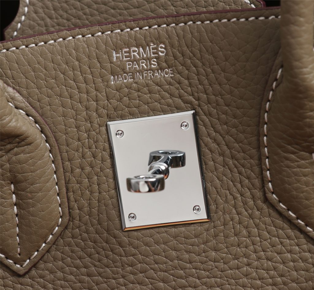 (Original platinum sheet) Hermes Herm è s litchi pattern 💰 👑👑 Imported calf leather 👼 No matter how small the details are, they are clear at a glance 😱💅 🏻 Steel hardware, never fade ✌ 🏻️ ➰ Let's talk about details 👑💅 🏻 💋🈯 ️ 😈 A must-have item for celebrities to show elegance 💣