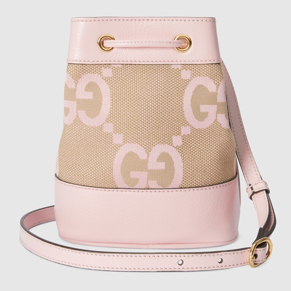 💋💋 Ophidia series super double G mini bucket bag. Super double-G canvas introduces the classic and meaningful combination of light pink and camel colors, inheriting the historical origin of the material. Canvas has been used in many series for a long time, and has become the trademark material of the brand. Ophidia series bucket bag has a crisp shape, decorated with light pink leather piping, and matched with the same color drawcord. Hidden details Camel and light pink super double G canvas light pink leather adjustable shoulder strap (58 cm high) drawcord fixed weight: about 0.28 kg 15.5 cm (W) x 19 cm (H) x 9 cm (D) Italian creation