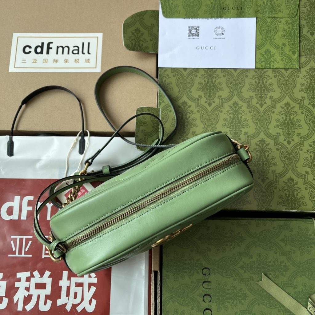 📣📣📣 [Original leather 🌈 (Cdfmall Sanya duty-free shop handbag] 🔥🔥 Have you accepted the irresistible beauty package? GG Marmont series, 🐯 Elegant and exquisite design has captured the hearts of many young girls! At the same time, it is also a must-have piece for global talent! Great! (Black G hardware vacuum electroplating, not easy to fade) Model: 447632. Size: 24 * 12 * 7cm. Color: light green/original leather.