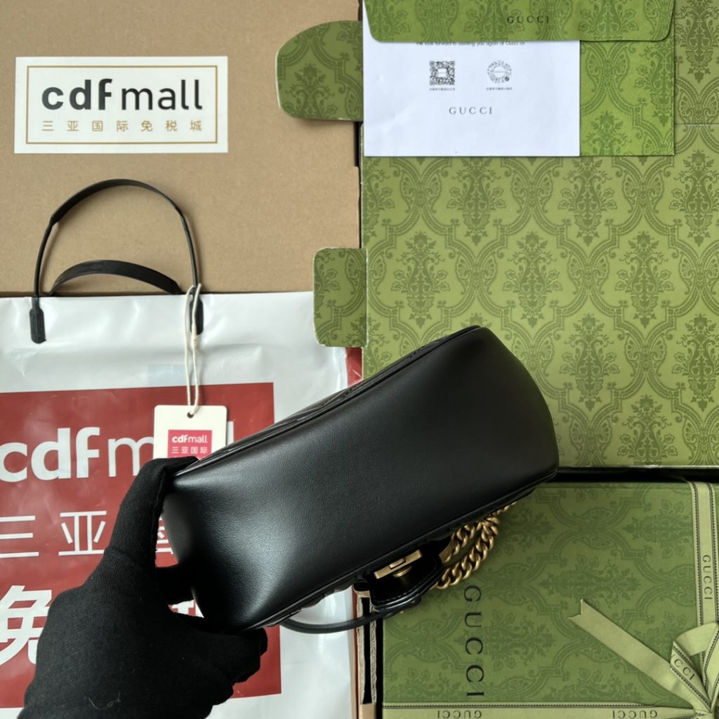 📣📣📣 [Original leather 🌈 (Cdfmall Sanya duty-free shop handbag] 🔥🔥 Have you accepted the irresistible beauty package? GG Marmont series, 🐯 Elegant and exquisite design has captured the hearts of many young girls! At the same time, it is also a must-have piece for global talent! Great! (Black G hardware vacuum electroplating, not easy to fade) Model: 447632. Size: 24 * 12 * 7cm. Color: light green/original leather.