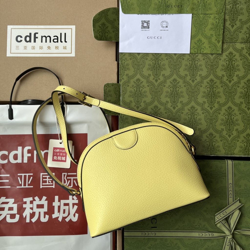 📣📣📣 [Original leather 🌈 (Cdfmall Sanya duty-free shop handbag] 🔥🔥 Ophidia shell package 499621# ✨🔥 Size: 23.5 * 18 * 8cm banana yellow I believe every girl will fall in love with the shell bag and it is definitely tailored for you The raw material original leather matches the classic red and green ribbon At first glance, it seems that people can't help but want to start! Quality restoration details let you properly compare authentic details Never be the catcher of market currency, only be the professional leader! With a full set of authentic packaging, you can enjoy the taste of authentic products at a glance whether you are giving them away or using them yourself