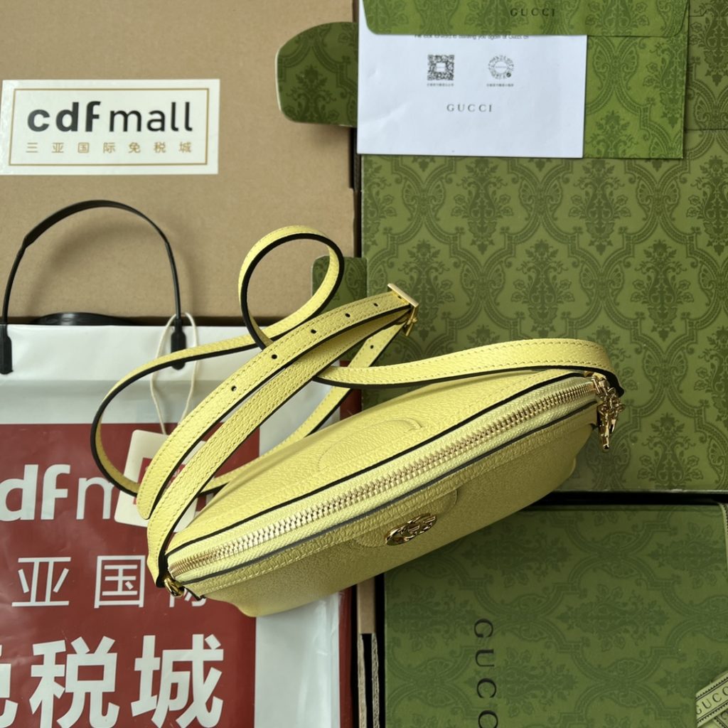 📣📣📣 [Original leather 🌈 (Cdfmall Sanya duty-free shop handbag] 🔥🔥 Ophidia shell package 499621# ✨🔥 Size: 23.5 * 18 * 8cm banana yellow I believe every girl will fall in love with the shell bag and it is definitely tailored for you The raw material original leather matches the classic red and green ribbon At first glance, it seems that people can't help but want to start! Quality restoration details let you properly compare authentic details Never be the catcher of market currency, only be the professional leader! With a full set of authentic packaging, you can enjoy the taste of authentic products at a glance whether you are giving them away or using them yourself