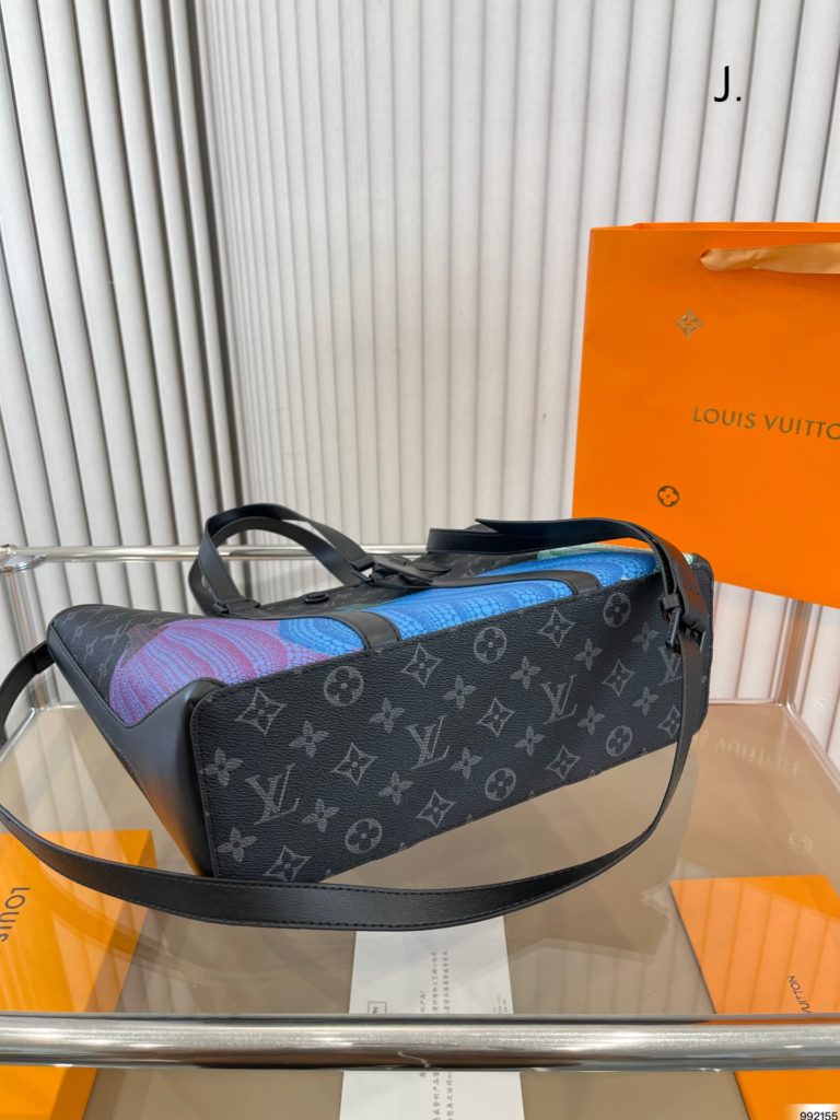 lv tote bag Yayoi Kusama<br>Give a person the first look is very high class<br>I can not say the charm<br>Street daily with the first choice<br>Size: 30 29