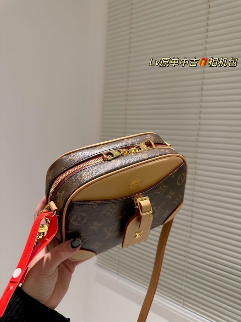 LV deauville recommended mid-vintage camera bag<br>This bag's shoulder strap design is really interesting<br>Original cowhide leather 🐂 large capacity