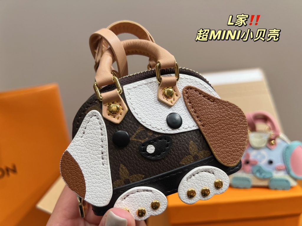 LV ultra-mini small shells<br>Only fit the cute<br>With a sense of fashion elements<br>Creates a unique design