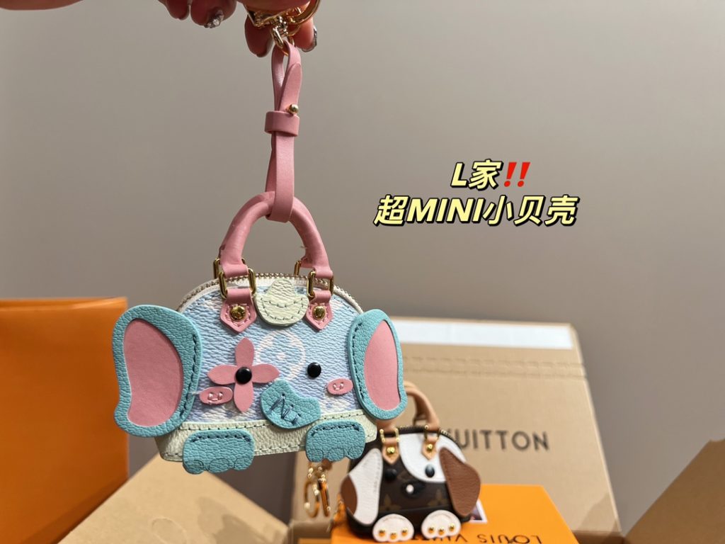 LV ultra-mini small shells<br>Only fit the cute<br>With a sense of fashion elements<br>Creates a unique design