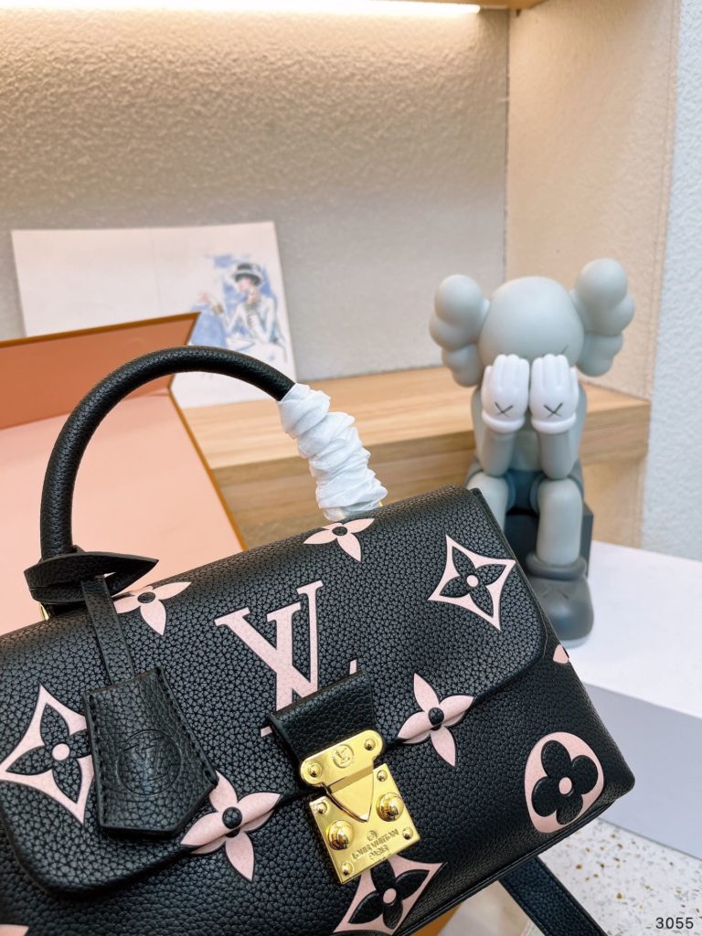 LV. messenger bag dark print<br>Substitute grade Lv new top calfskin color matching messenger bag burst to can not be more explosive messenger bag M40780 METIS handbag counter original PVC, very senior with the original lv exclusive lining, the perfect pair of flowers, imported corn 🌽 sae zipper! ⚠️ leather is just soft and hard, size: 25 16cm