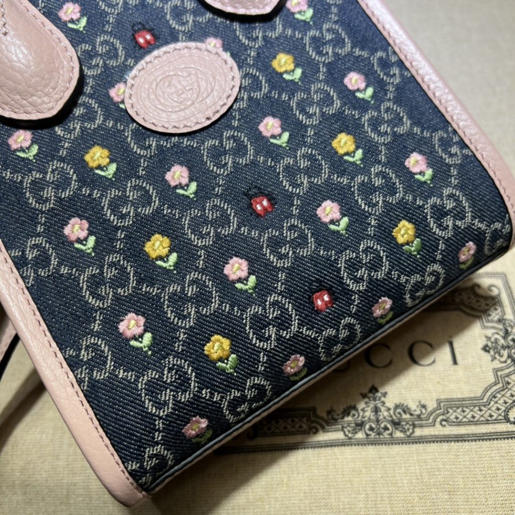 The quality of the original leather version counter, the top quality of the original goods, the real object! 671623 Blue denim embroidery~ ❣️❣️❣️ Dimensions: W 16 x H 20 x side W 7, 🎉🎉🎉 Shipment!