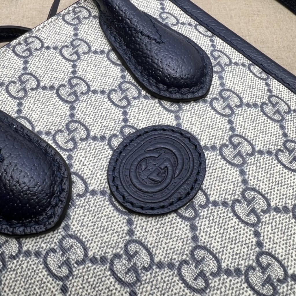 The quality of the original leather version counter, the top quality of the original goods, the real object! 671623 Blue denim embroidery~ ❣️❣️❣️ Dimensions: W 16 x H 20 x side W 7, 🎉🎉🎉 Shipment!